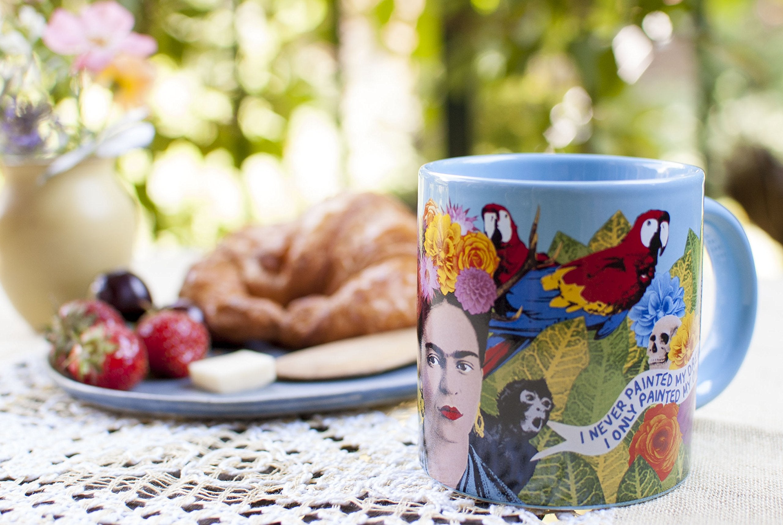 The Unemployed Philosophers Guild Frida Kahlo Dreams Mug with bilingual English and Spanish quotes