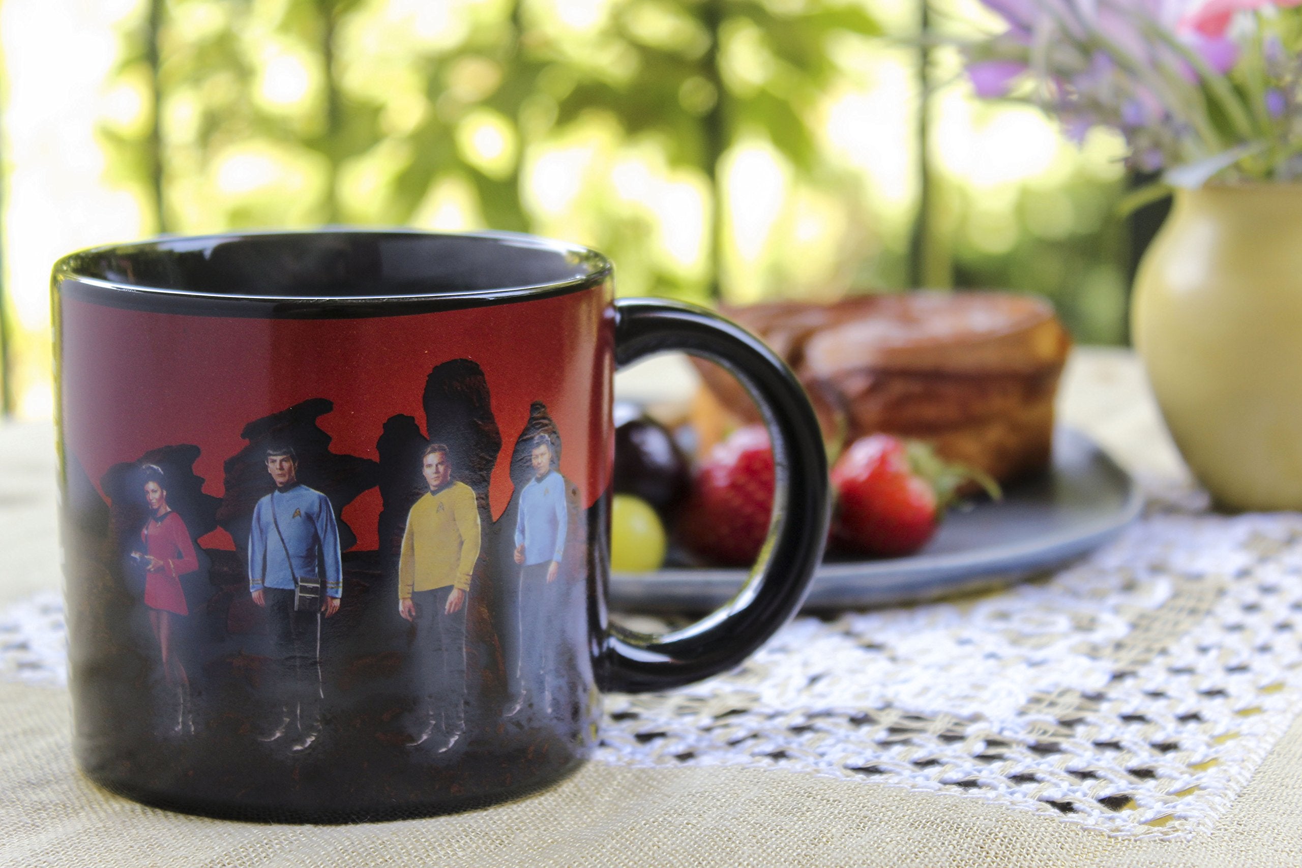 Generous 14-ounce capacity suits daily coffee rituals.