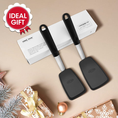 Unicook ergonomic thumb grip provides comfortable control while cooking.