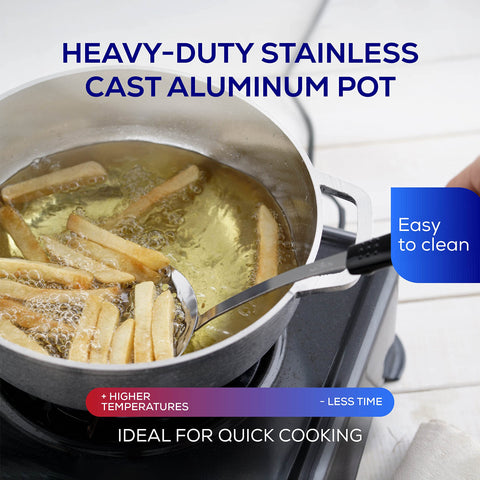 Made in Colombia, Universal Caldero 32 Cups crafted from durable stainless cast aluminum.