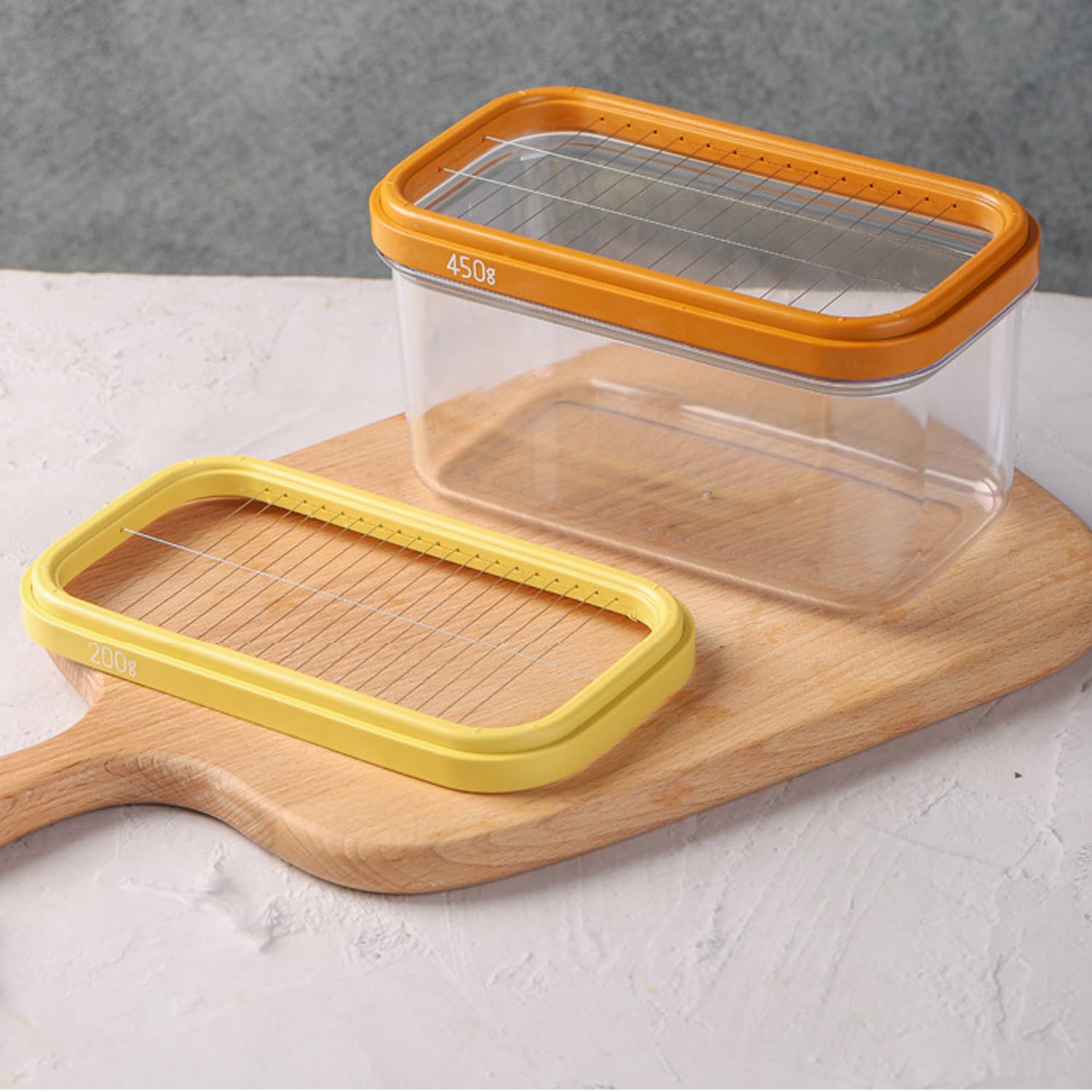 UNIVIVO butter dish with secure lid, ideal for picnics and outdoor use.