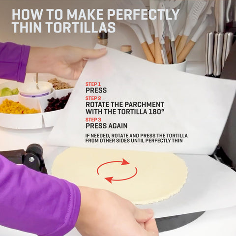 Uno Casa pre-seasoned surface with silicone handle offers easy handling