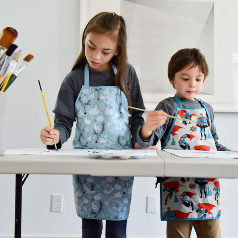Urban Infant Little Helper apron machine washable and quick-drying for busy families.