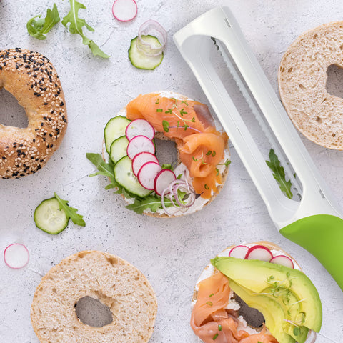 Urban Trend Hometown Bagel Knife with a 5-year guarantee for long-term peace of mind