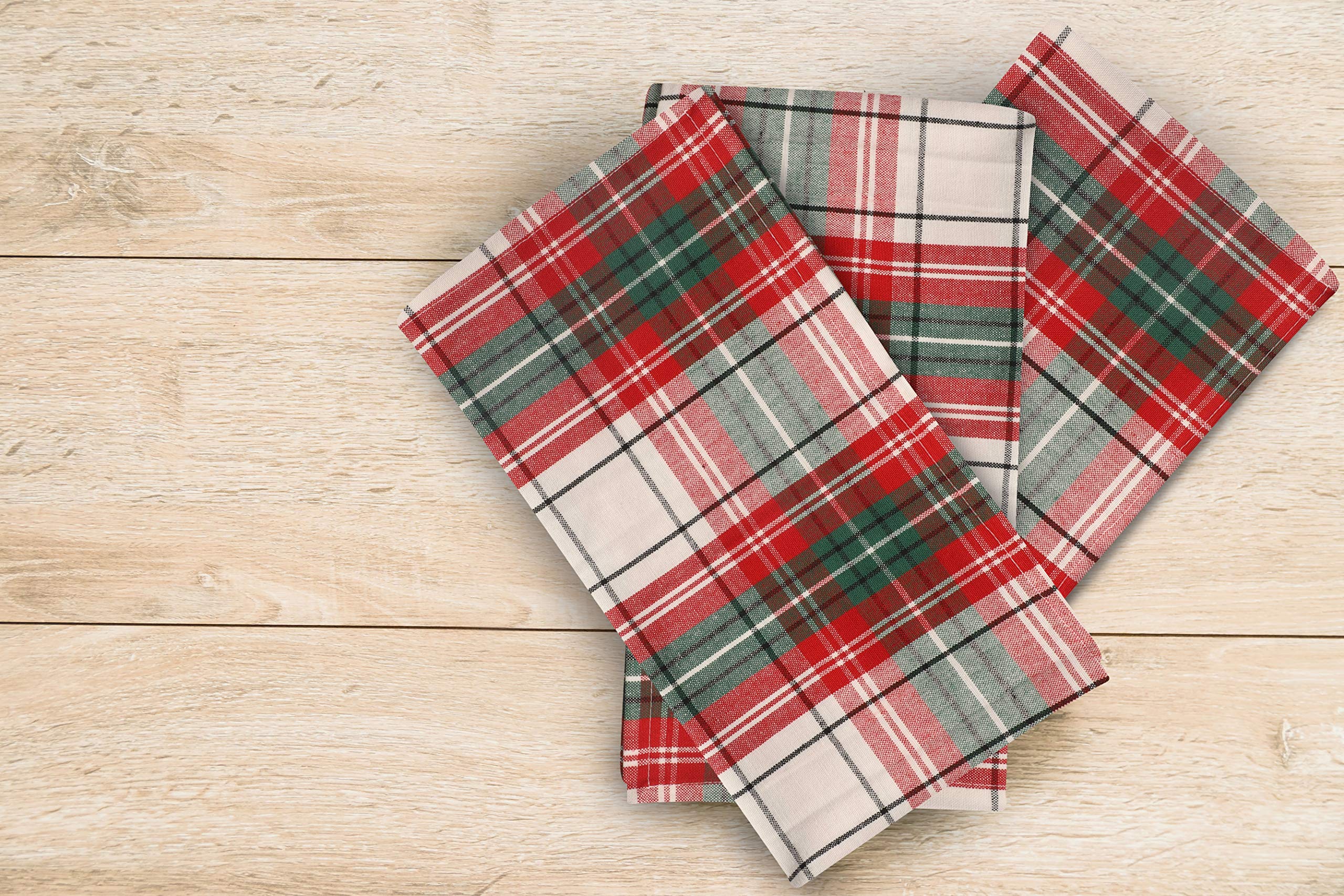 Urban Villa Christmas Kitchen Towels lint-free fabric keeps surfaces clean while drying