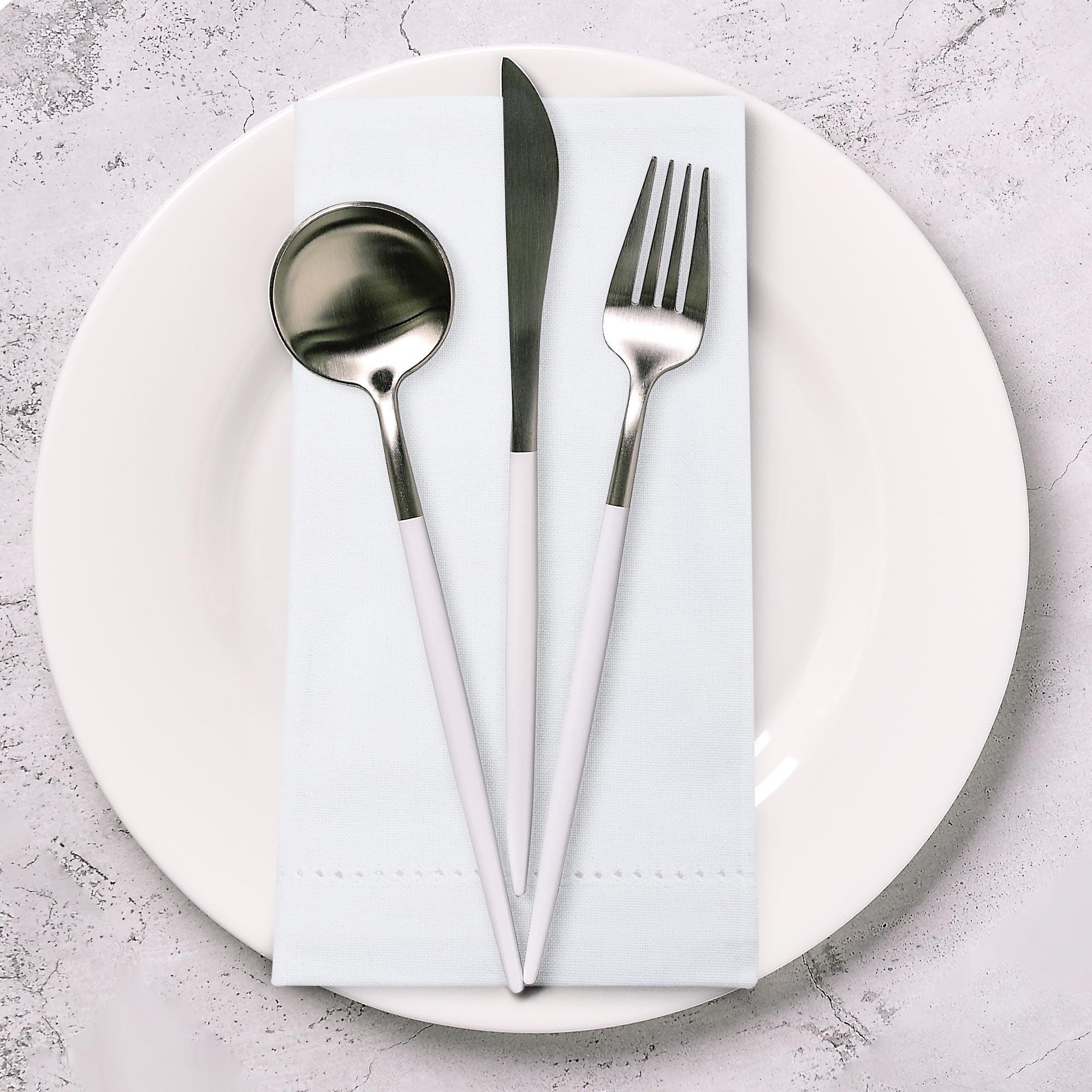 Urban Villa elegant table setting for hotels and restaurants with reusable convenience.