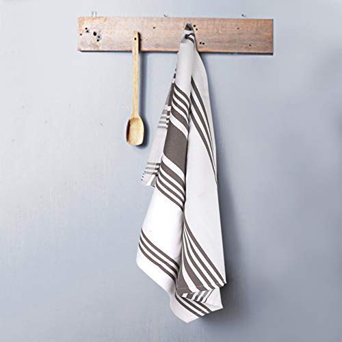 Urban Villa kitchen towels lint-free and colorfast after washing.