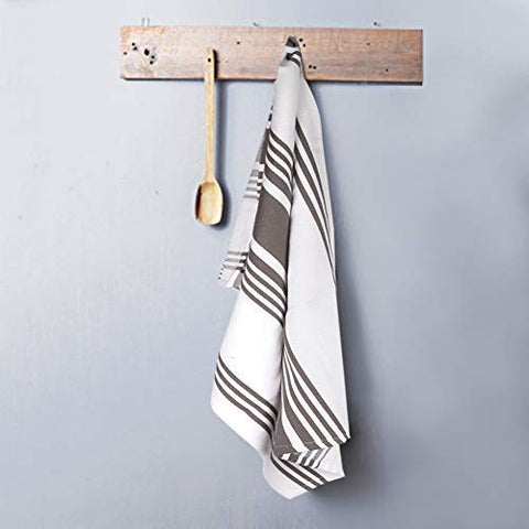 Urban Villa kitchen towels lint-free and colorfast after washing.