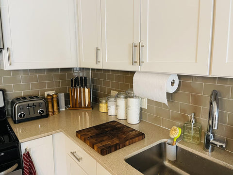 urezorgear paper towel holder showing sleek l-style design for easy roll replacement