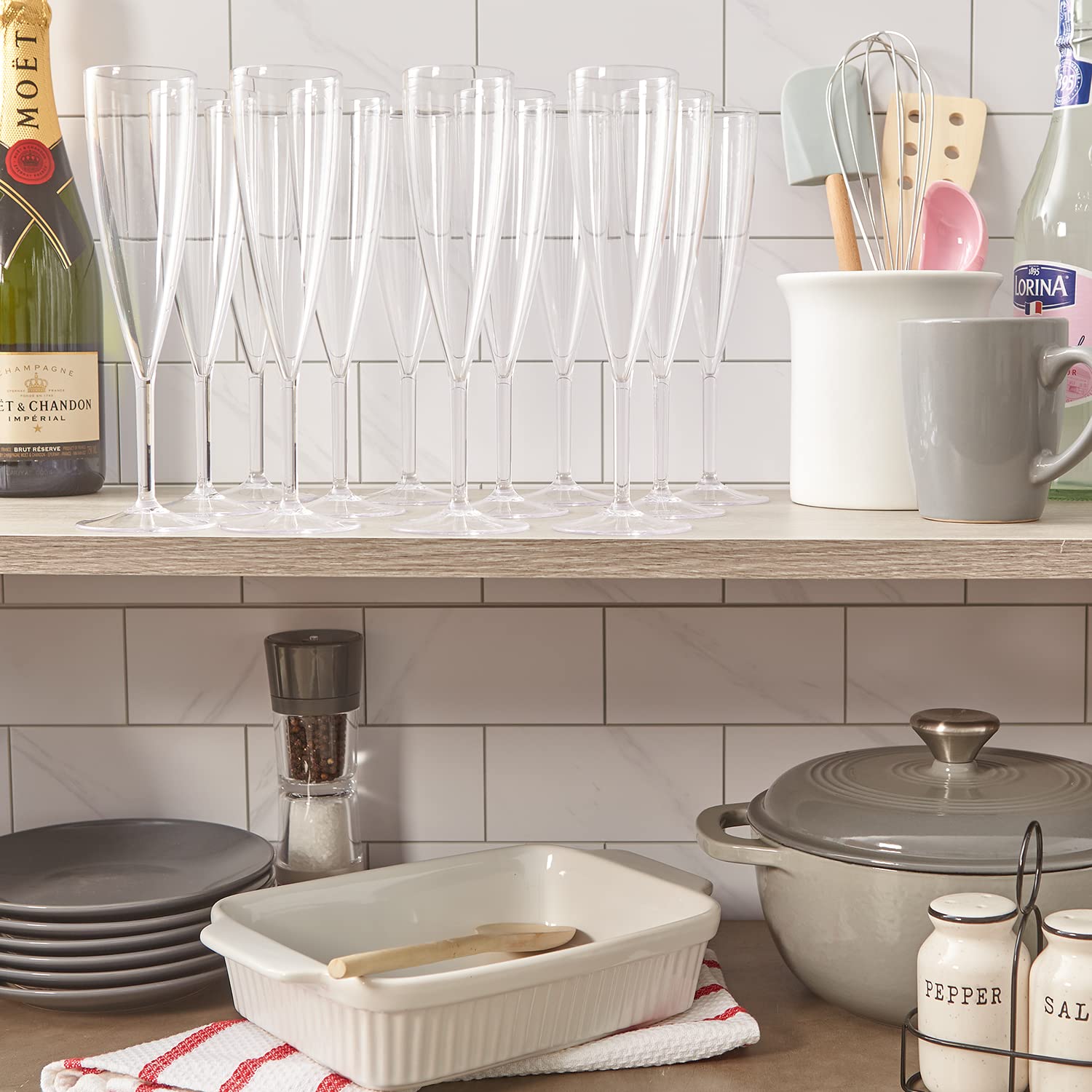 US Acrylic reusable champagne flutes perfect for indoor events and picnics