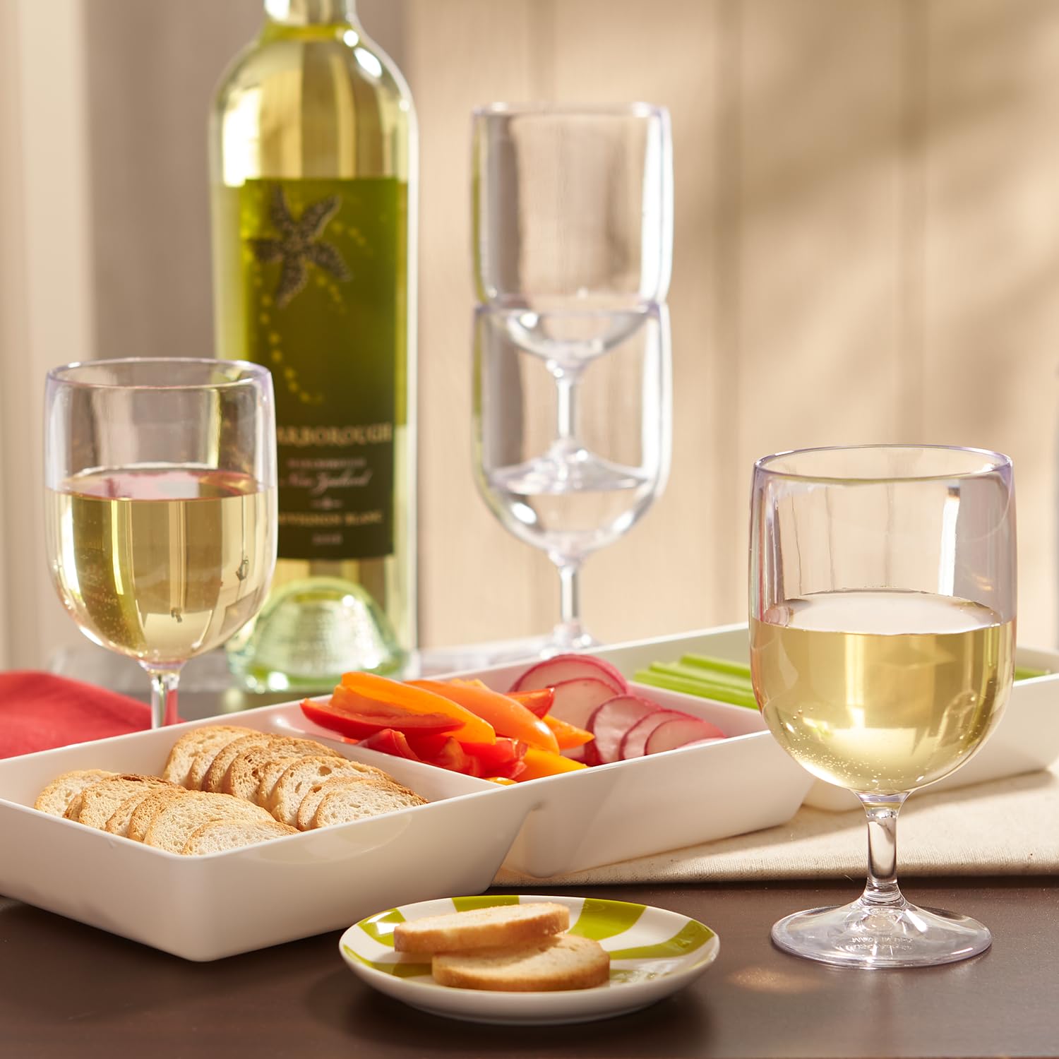 US Acrylic 8 oz wine stem in clear is easy to transport and store.