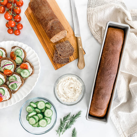USA Pan aluminized steel bakeware shown with even heat distribution