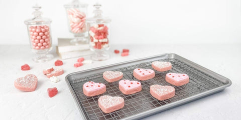 USA Pan corrugated surface accelerates airflow for even browning and detachment.