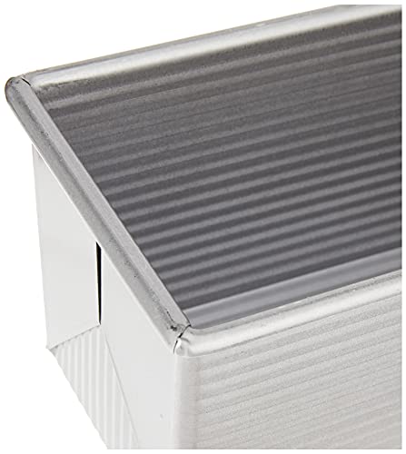 USA Pan lid sliding mechanism in action detail