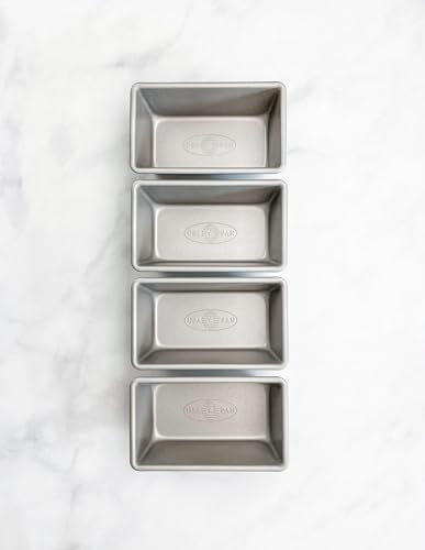 Aluminized steel construction provides durable bakeware with even heat.