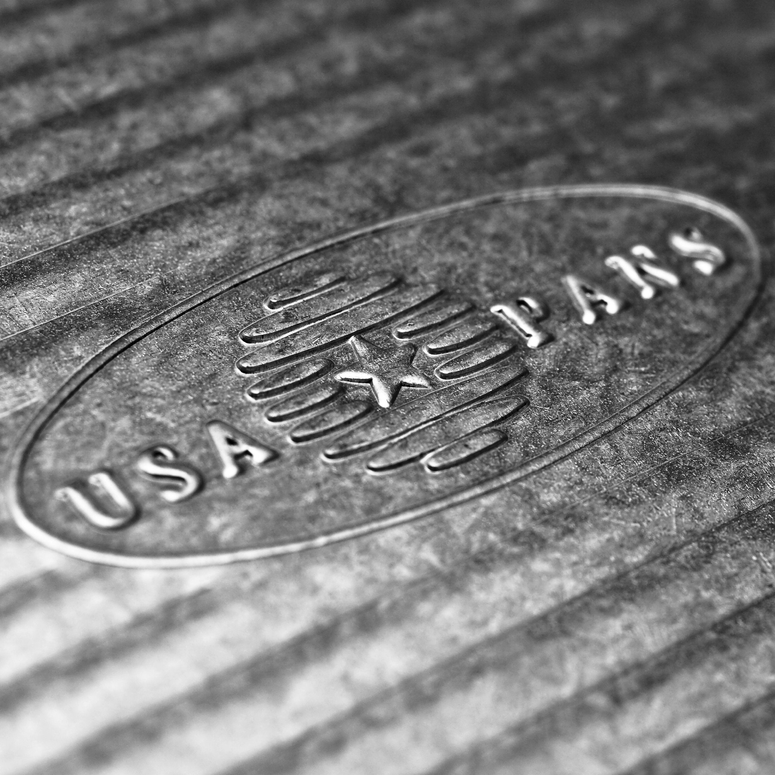 Detail of the baking surface on the USA Pan mini round pan highlighting air flow