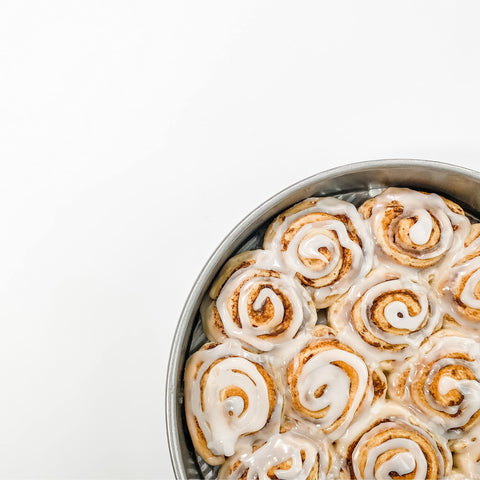 USA Pan quick-release bakeware helps home bakers release layers cleanly after baking.
