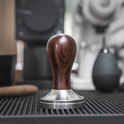 USEAMIE 58mm tamper improves even coffee extraction for better crema.