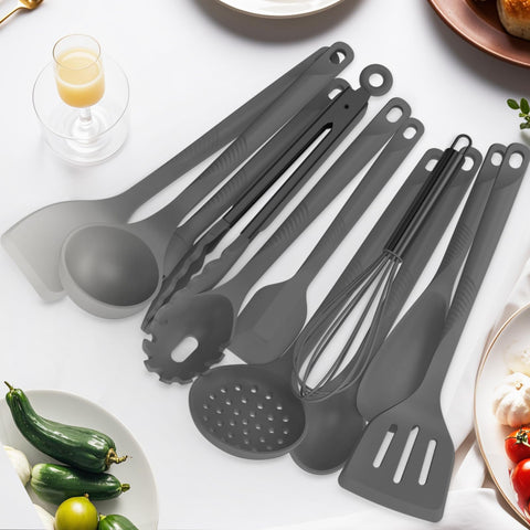 USECANO slotted spoon, precise draining while protecting delicate sauces.