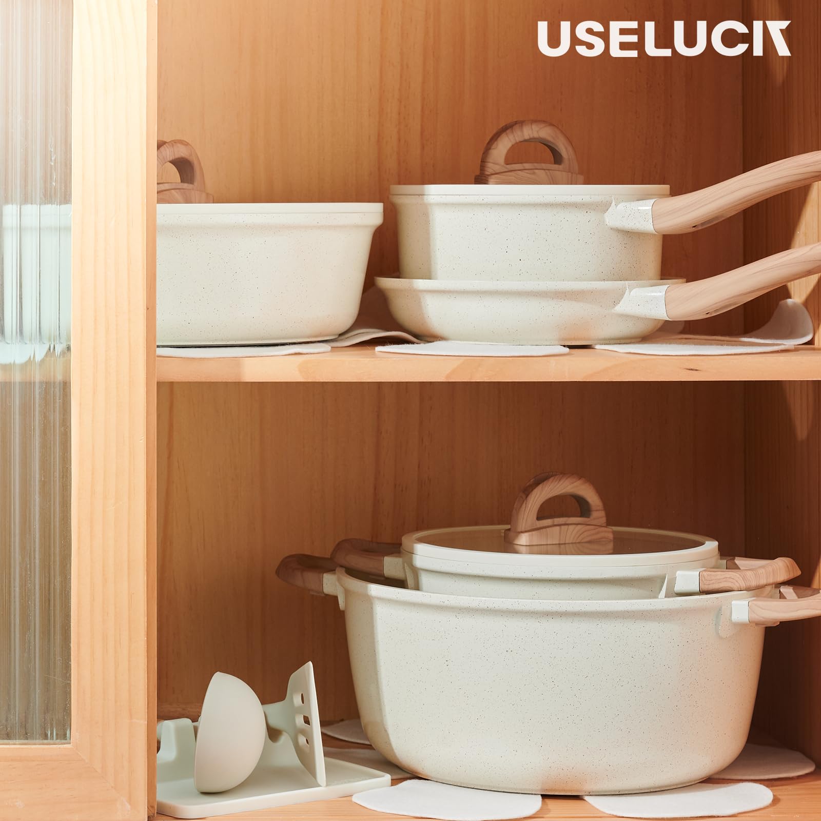 USELUCK ceramic cookware cleans quickly with warm soapy water.