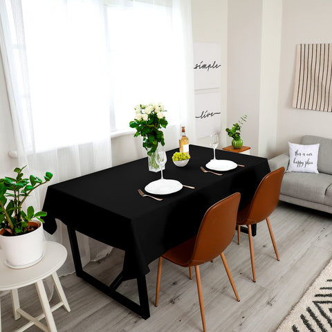 Utopia Kitchen outdoor picnic table cloth, clean and resilient.
