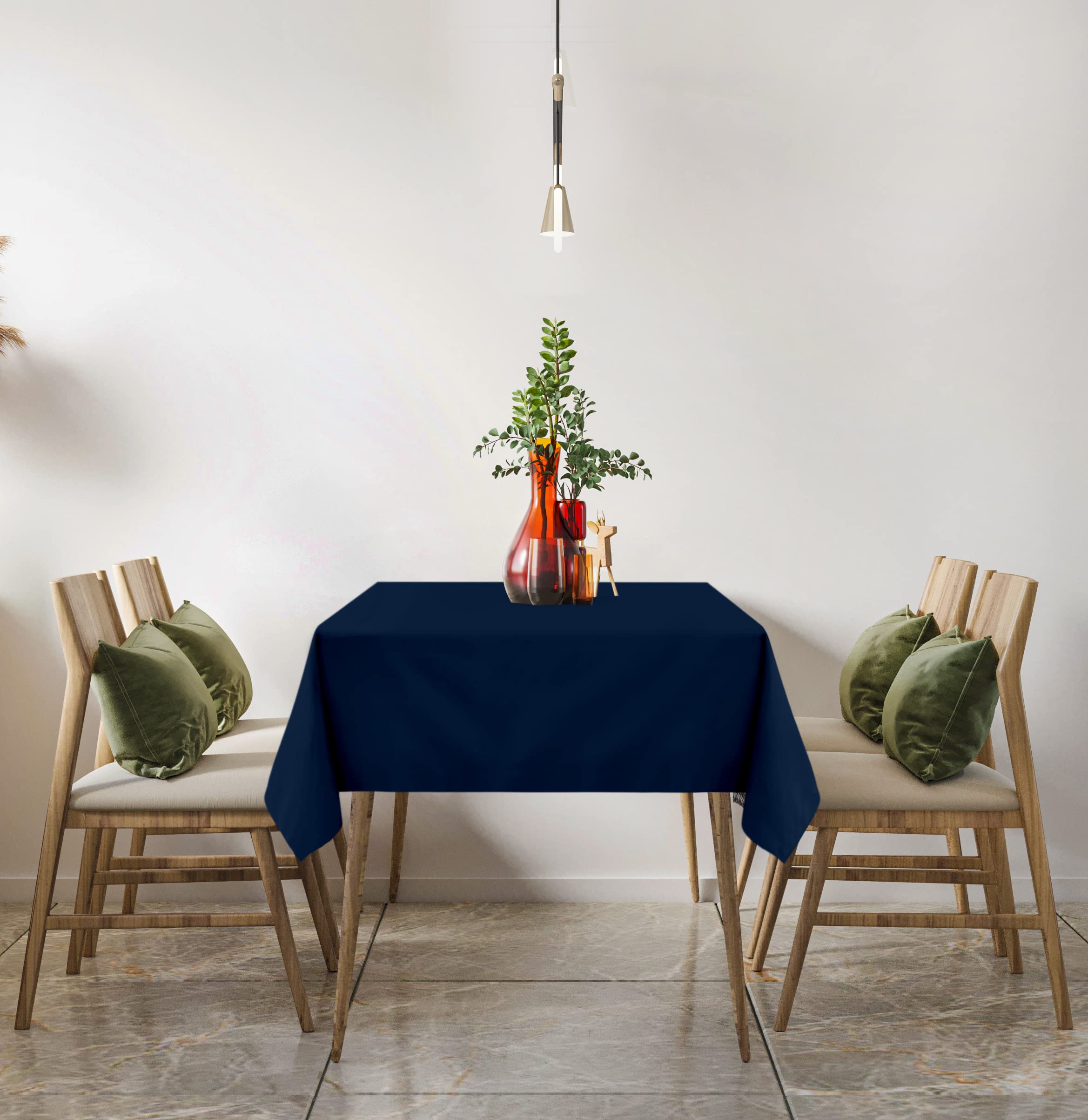 Utopia Kitchen table cloth ideal for weddings, events, and restaurant buffets.