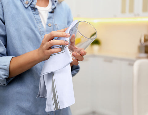 Utopia Towels Grey Striped Dish Towels offer lint-free drying for cookware