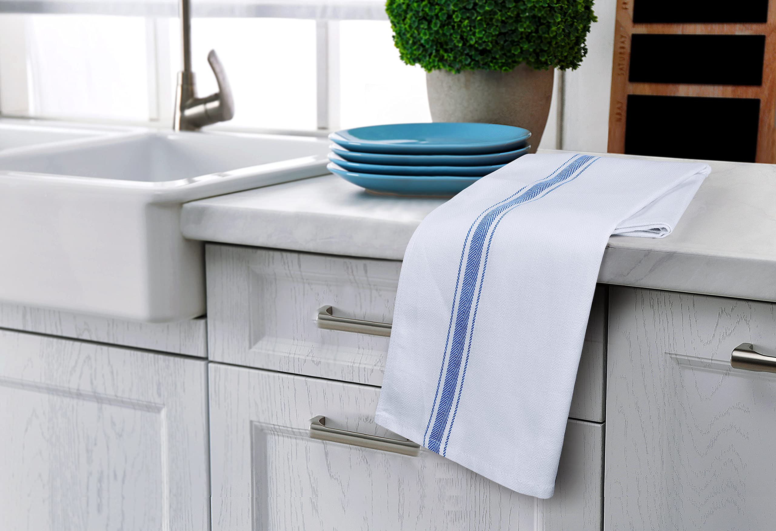 Utopia Towels stripe design adds a touch of elegance to your prep area.