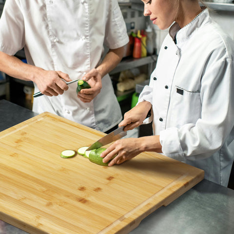 Utoplike juice groove helps collect liquids keeping prep area tidy
