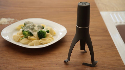Uutensil Stirr shows three speed settings for versatile stirring in grey.