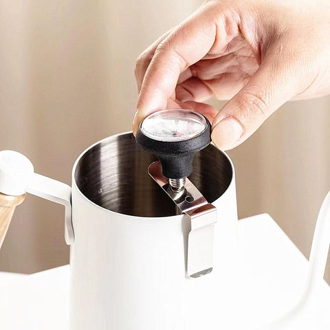 Use the UZER pitcher to craft latte art at home or in cafe