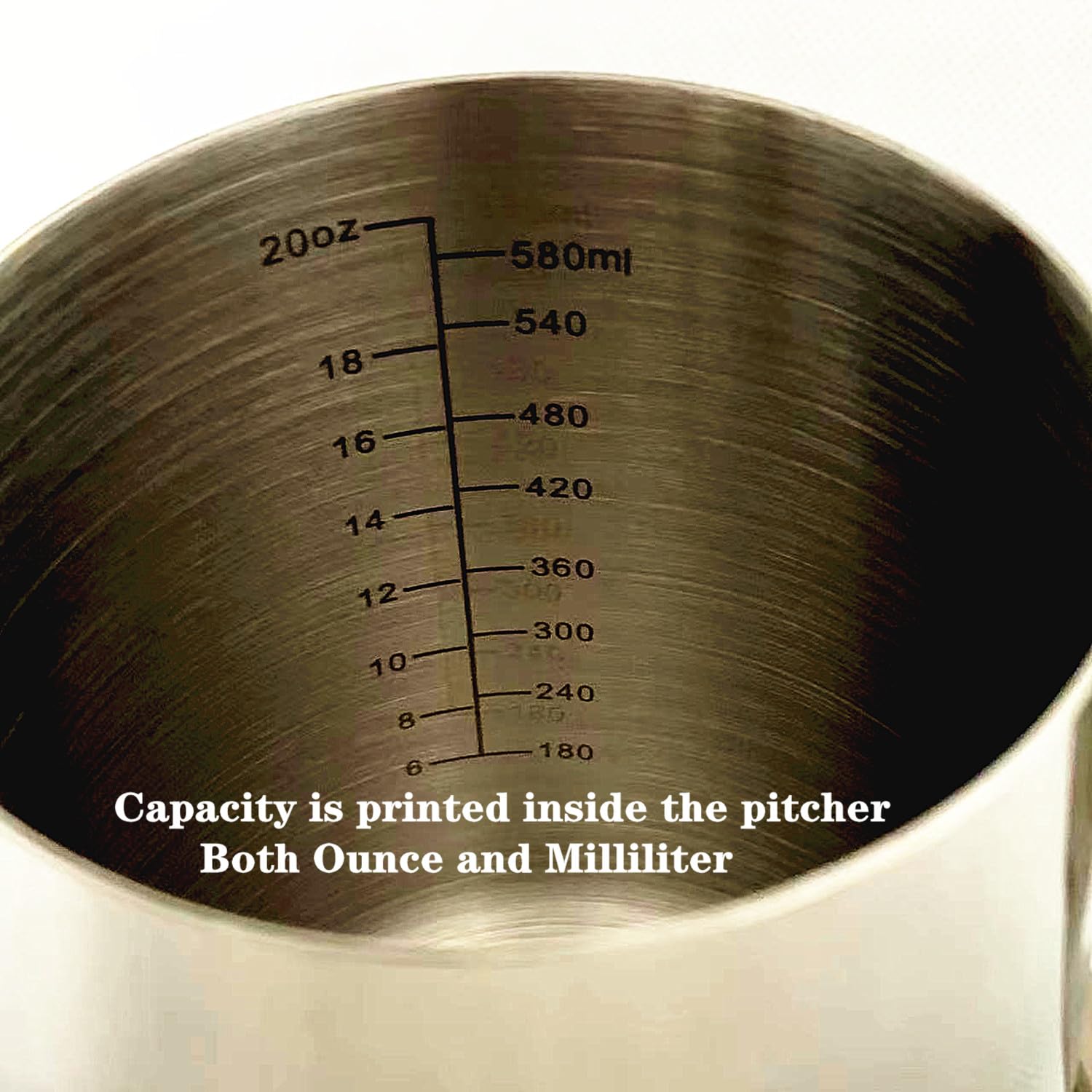 Ergonomic handle on the UZER pitcher for comfortable pours