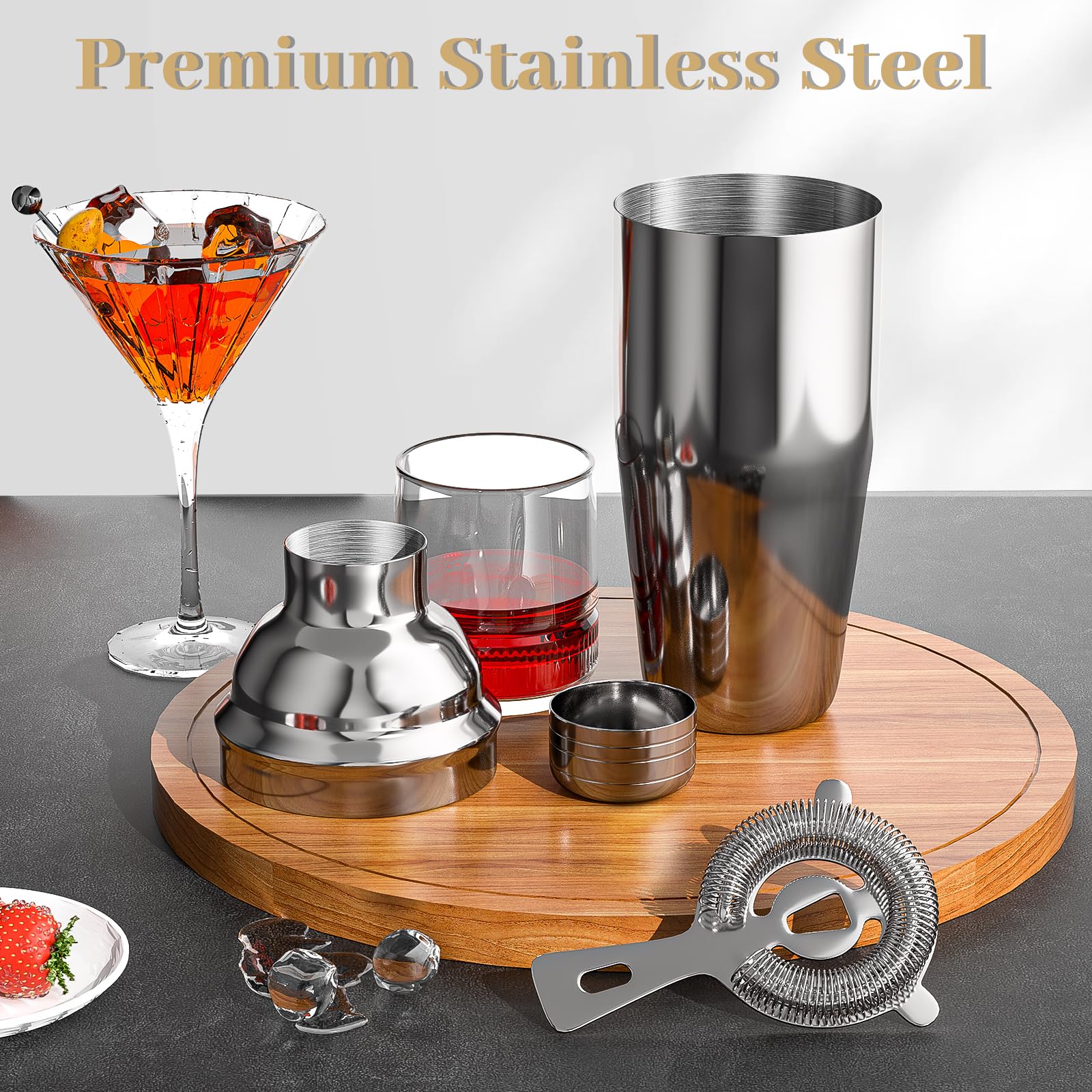 Vabaso cocktail strainer ensures clean pours and smooth texture.