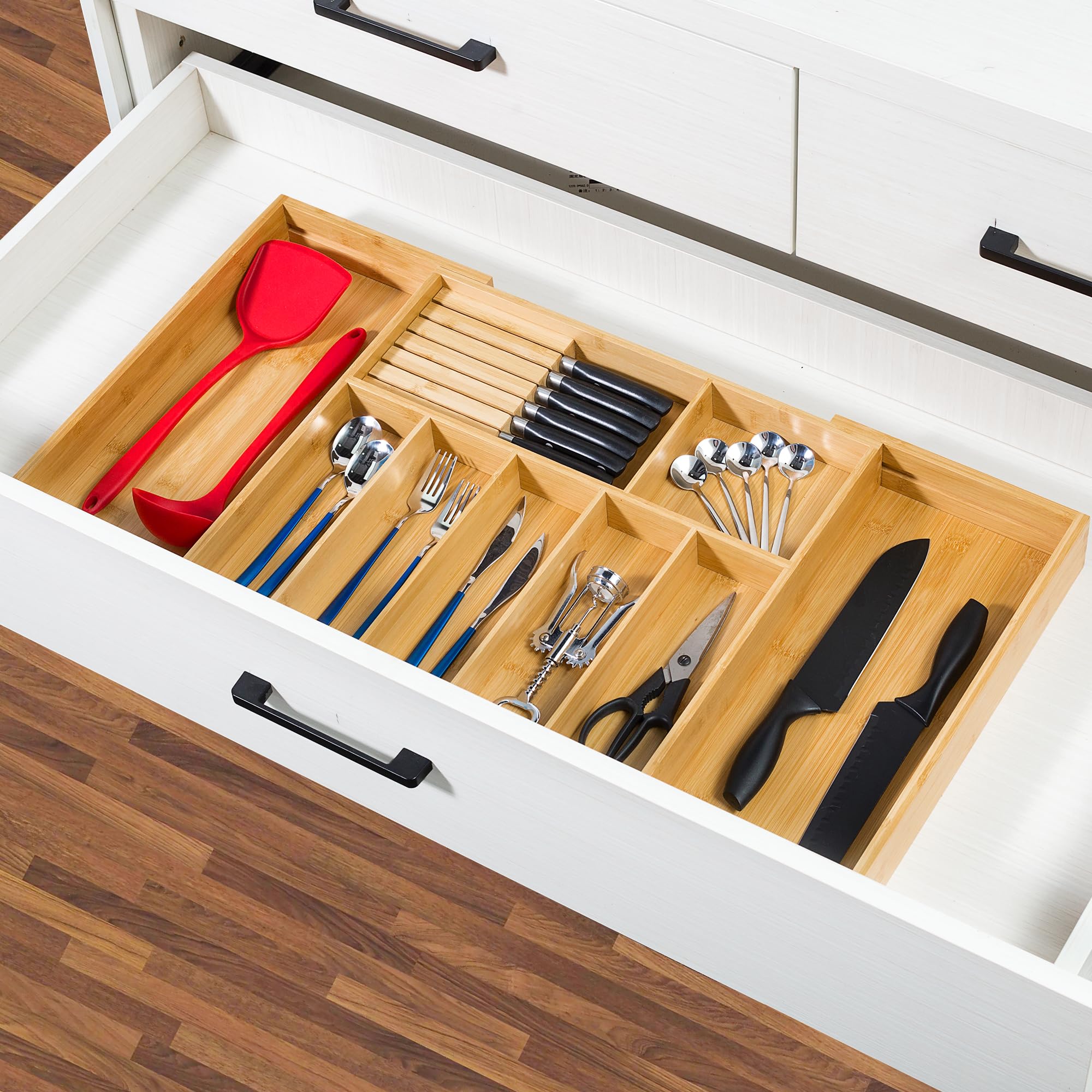 VaeFae removable knife block storing six steak knives neatly.