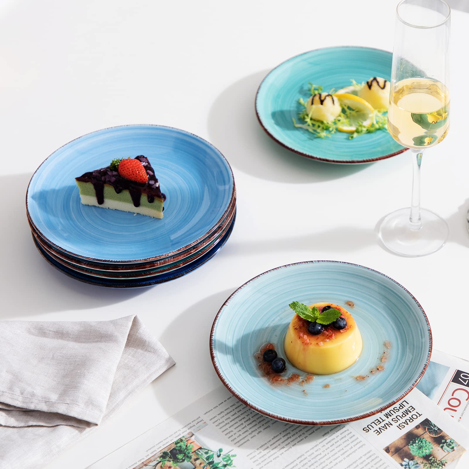 Vancasso Bonita Blue palette complements both modern and rustic tables