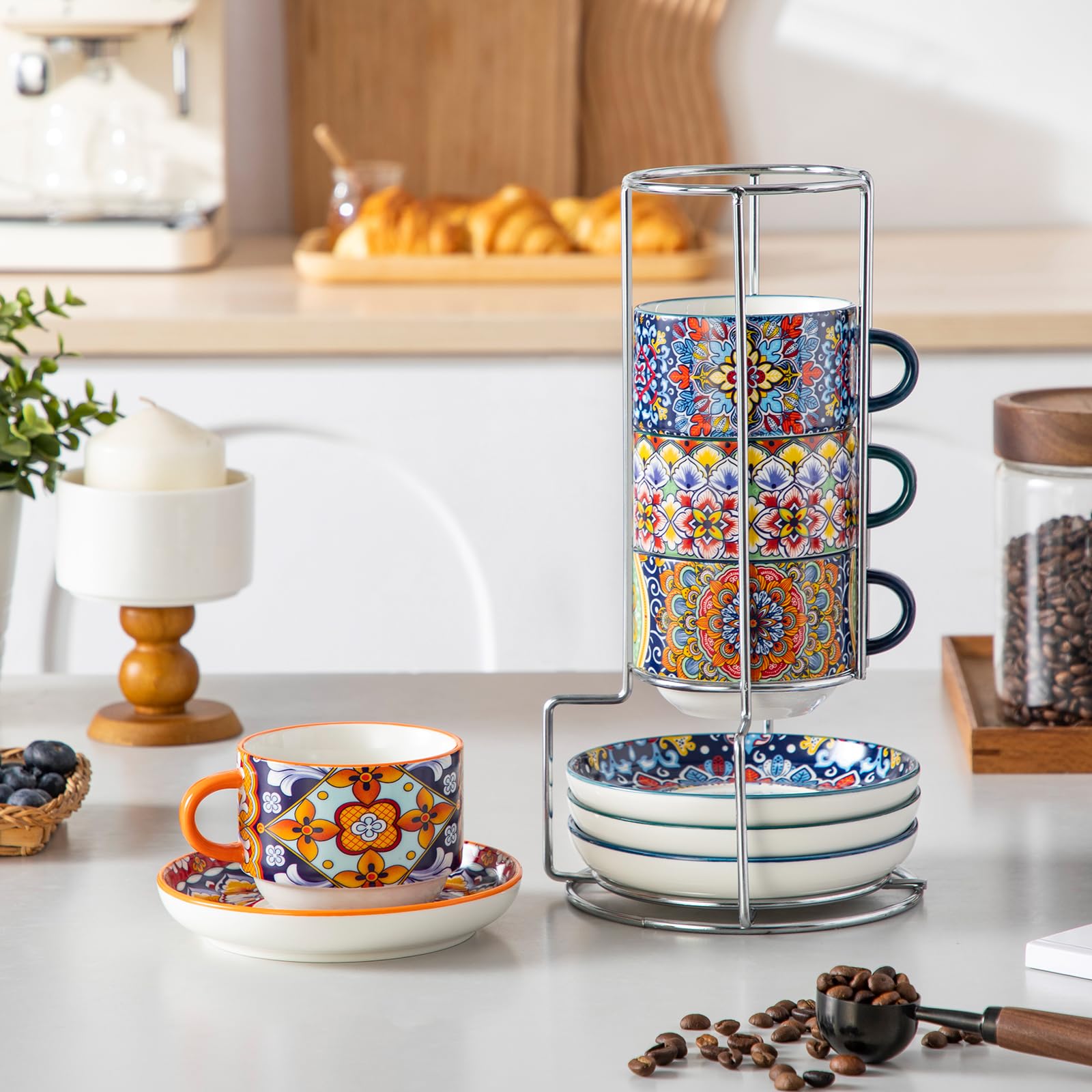 Vancasso ergonomic handle offers comfortable sipping.