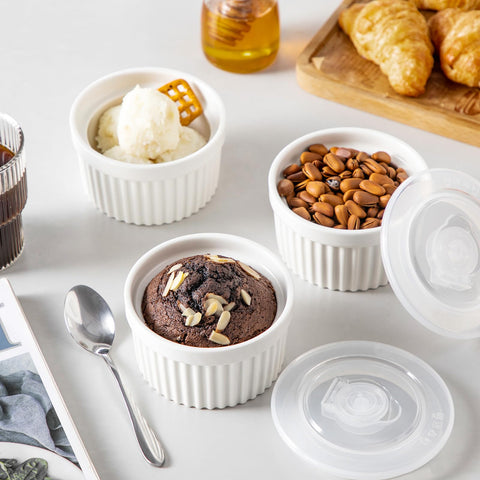 Secure lids help transport meals without spills to the table.
