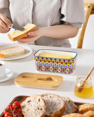 Vancasso SIMI butter dish makes a stylish, gift-worthy kitchen accent.