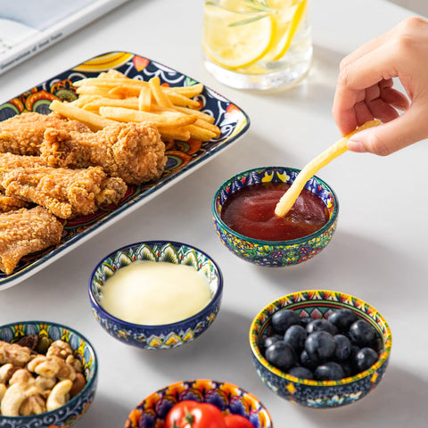 Versatile use for dips, sauces, condiments, and small bites.