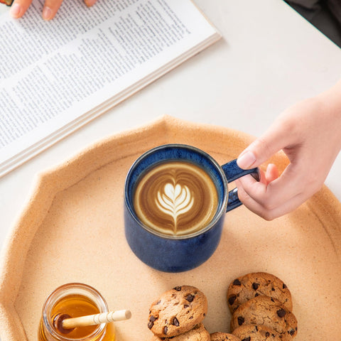 Thick-walled ceramic from Vancasso STARRY improves heat retention.