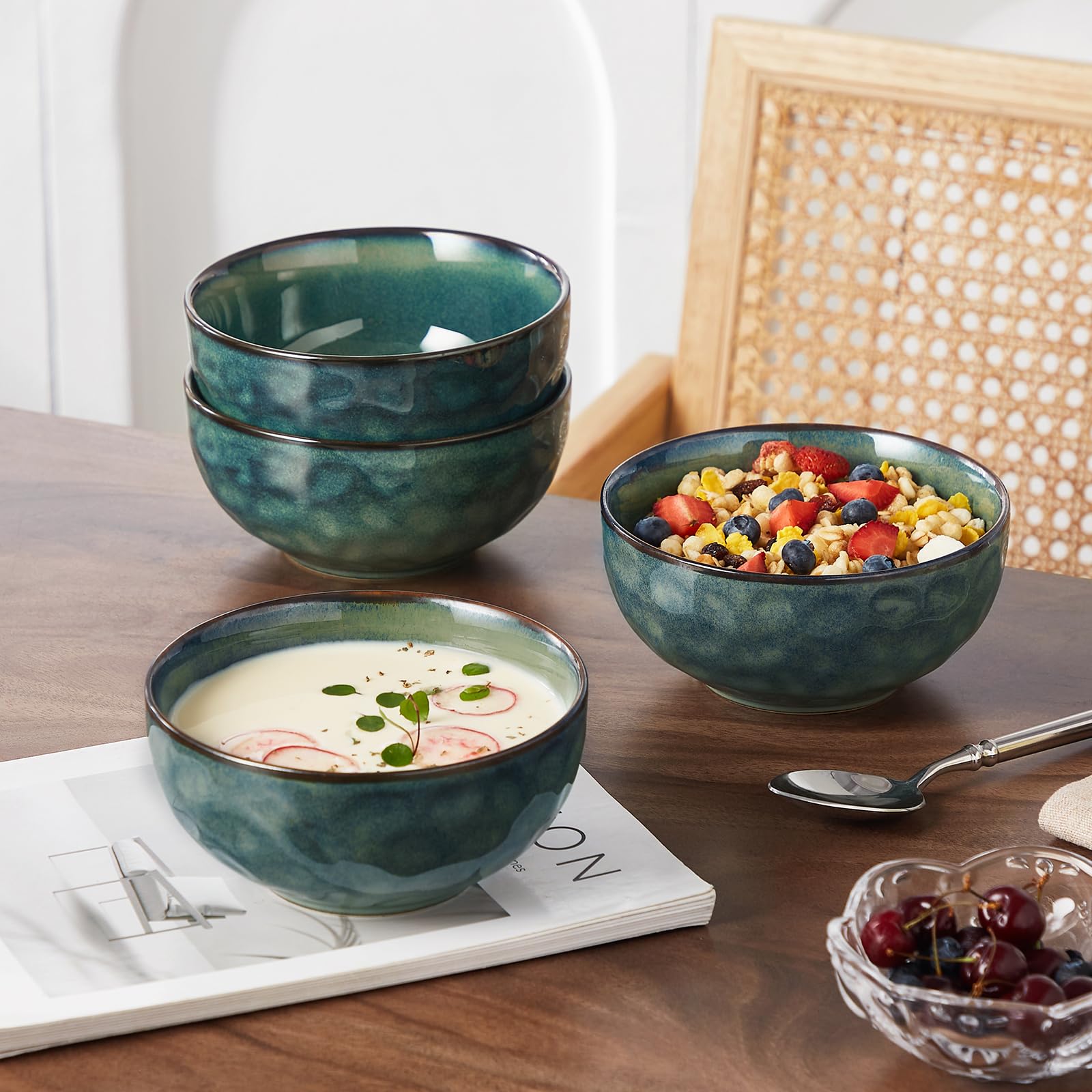 Four-bowl Starry set by Vancasso emphasizes consistent design