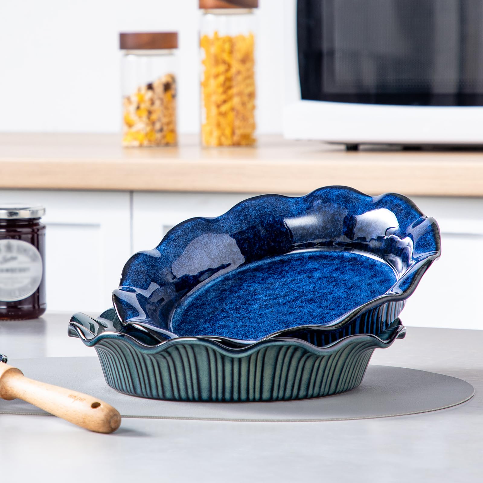 Vancasso Stern gift-ready blue pie dish for holidays.