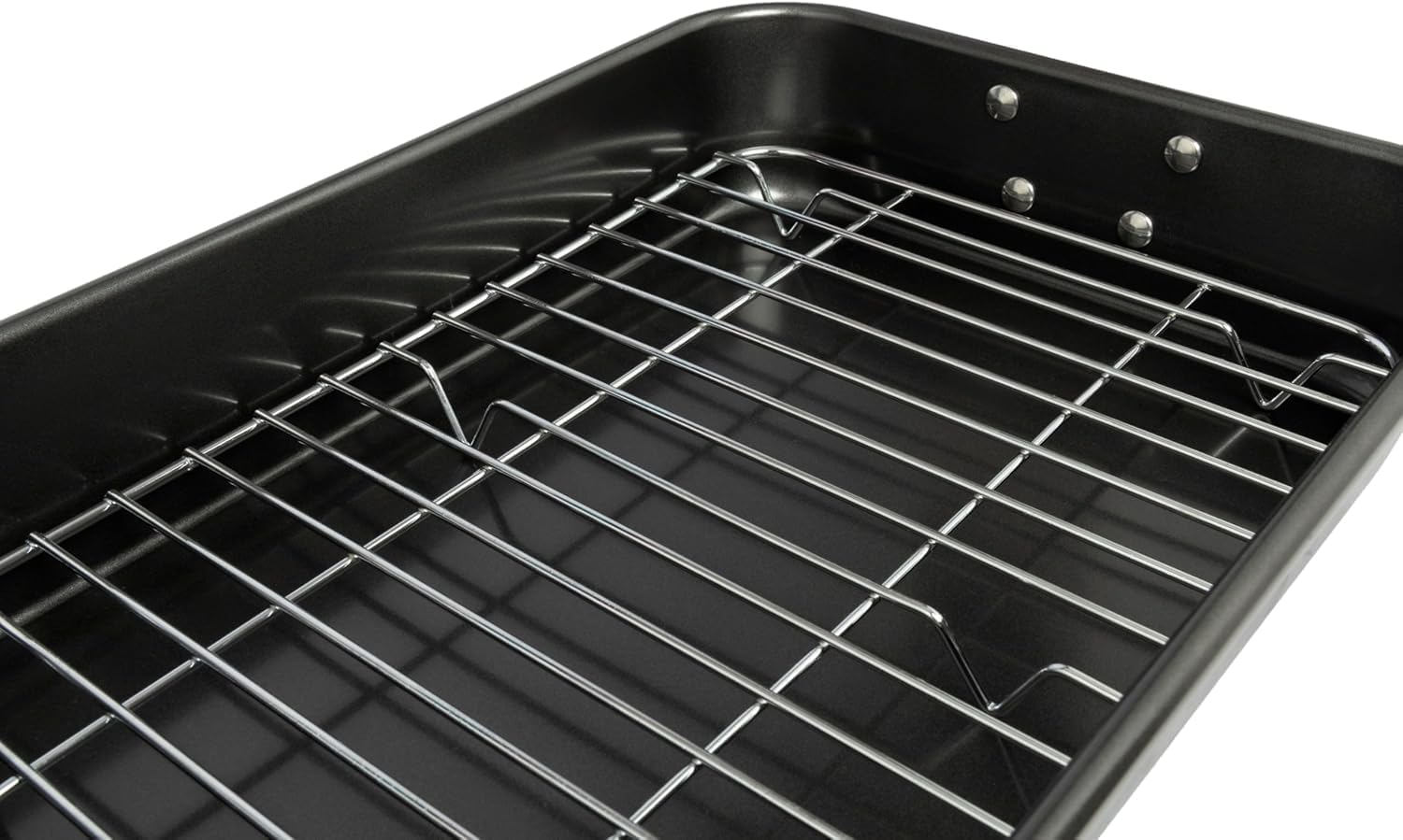 VANKUTL Roasting Pan promotes fat drip for crisper results.