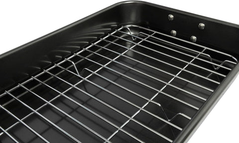 VANKUTL Roasting Pan promotes fat drip for crisper results.