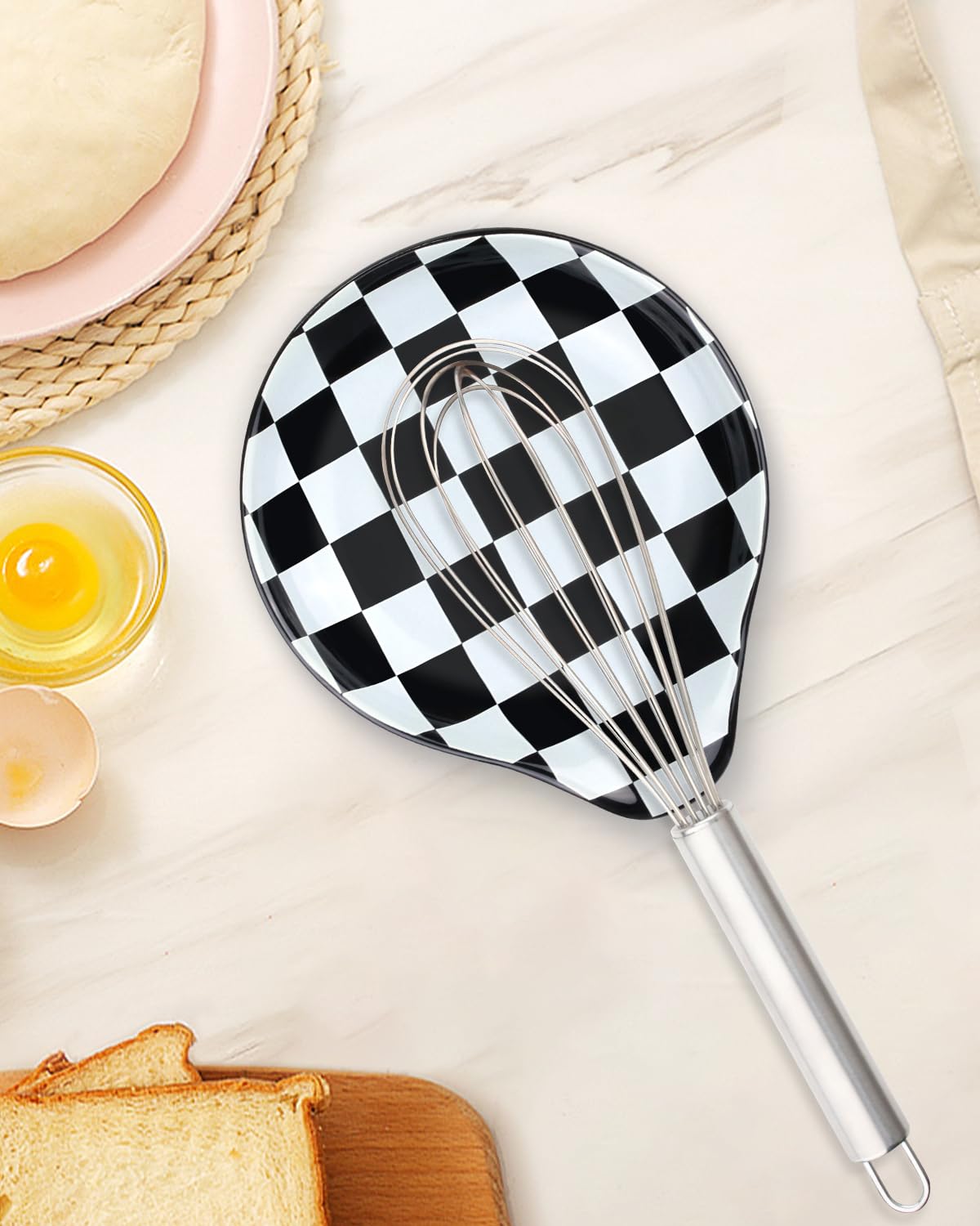 Smooth glazed surface of VanlonPro makes cleaning quick after cooking.