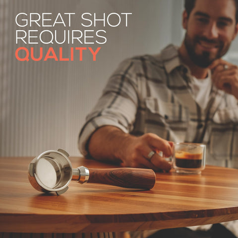 Vaneo ergonomic red rosewood handle for comfortable grip during brewing.