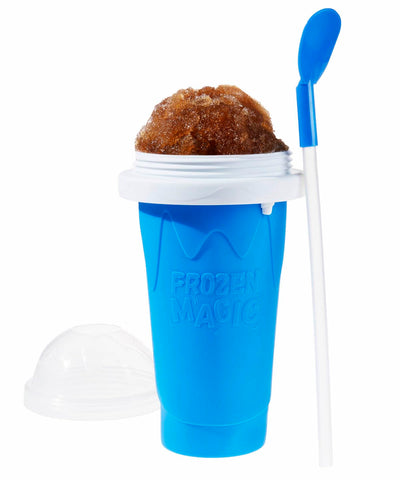 VAT19 Slushy Maker with dome lid for mess-free slushy moments.