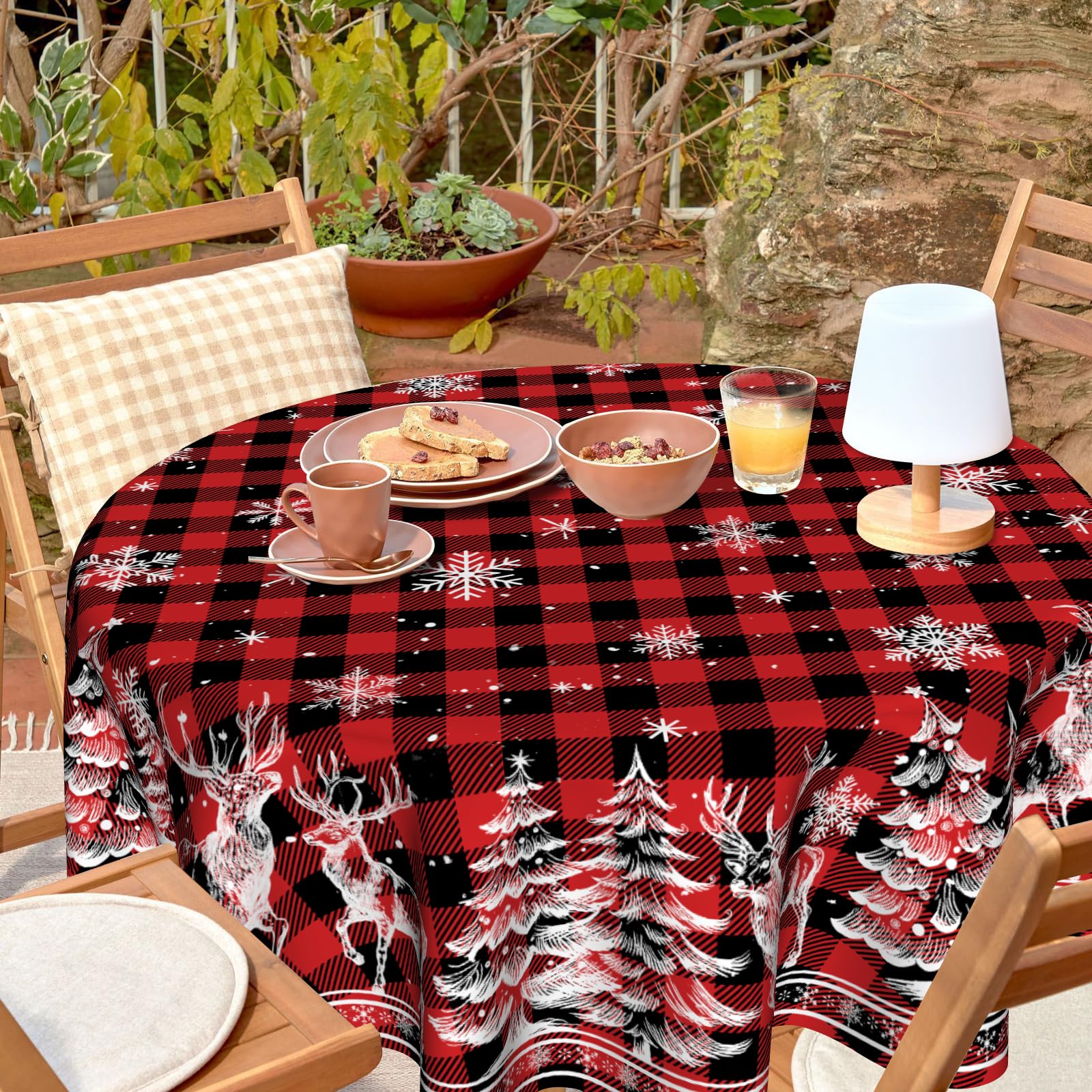 VentuCoven winter snowflake round tablecloth adds seasonal charm