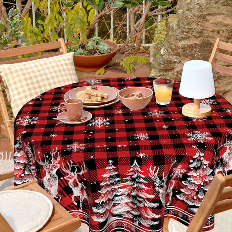 VentuCoven winter snowflake round tablecloth adds seasonal charm