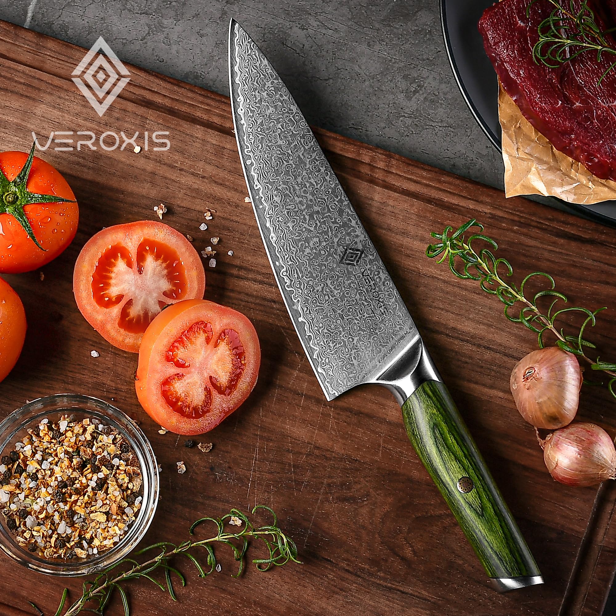 VEROXIS Damascus blade pattern close-up shows detailed layering